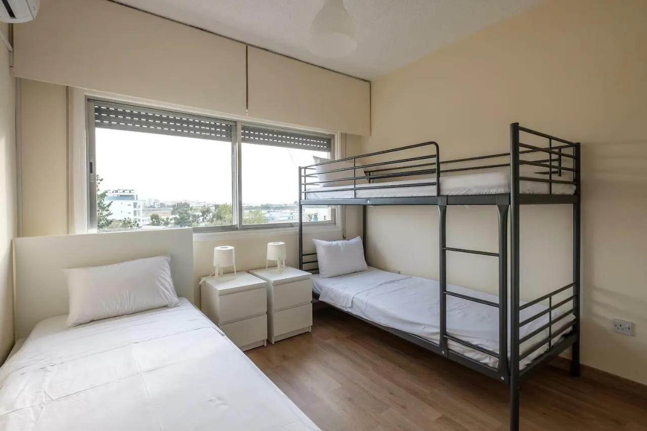 Daire Spacious 2Bdr @ Mackenzie Larnaca